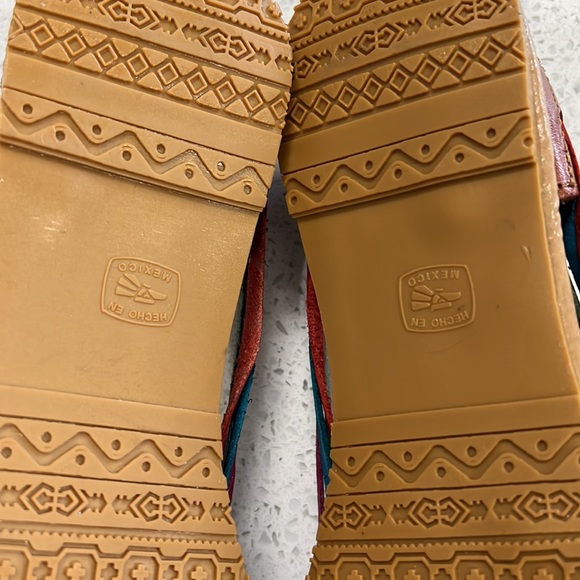 NWOT Colorful Mexican Huaraches- Size 26 - Picture 9 of 9